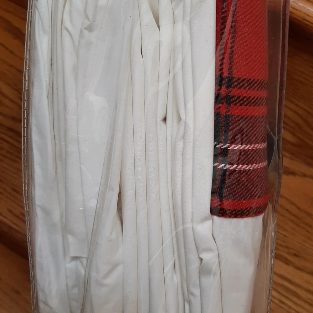**Williams Sonoma Tartan King Sheet Set